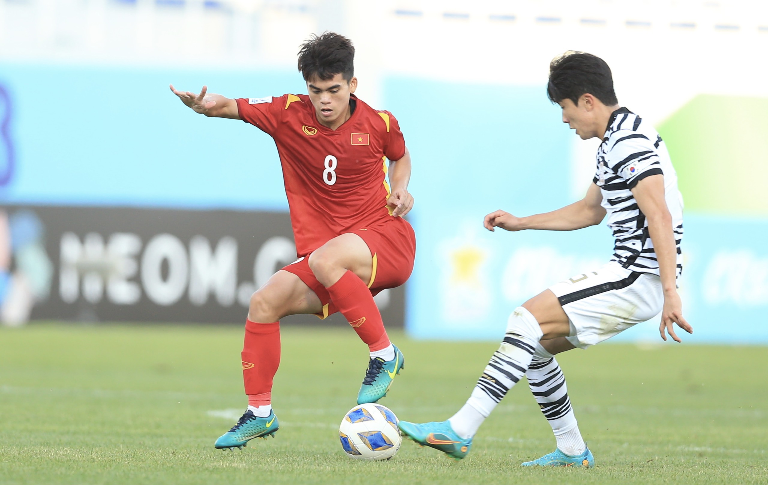 khuat-van-khang-nguoi-bi-hlv-park-gach-ten-o-dt-viet-nam-va-dau-tau-u20